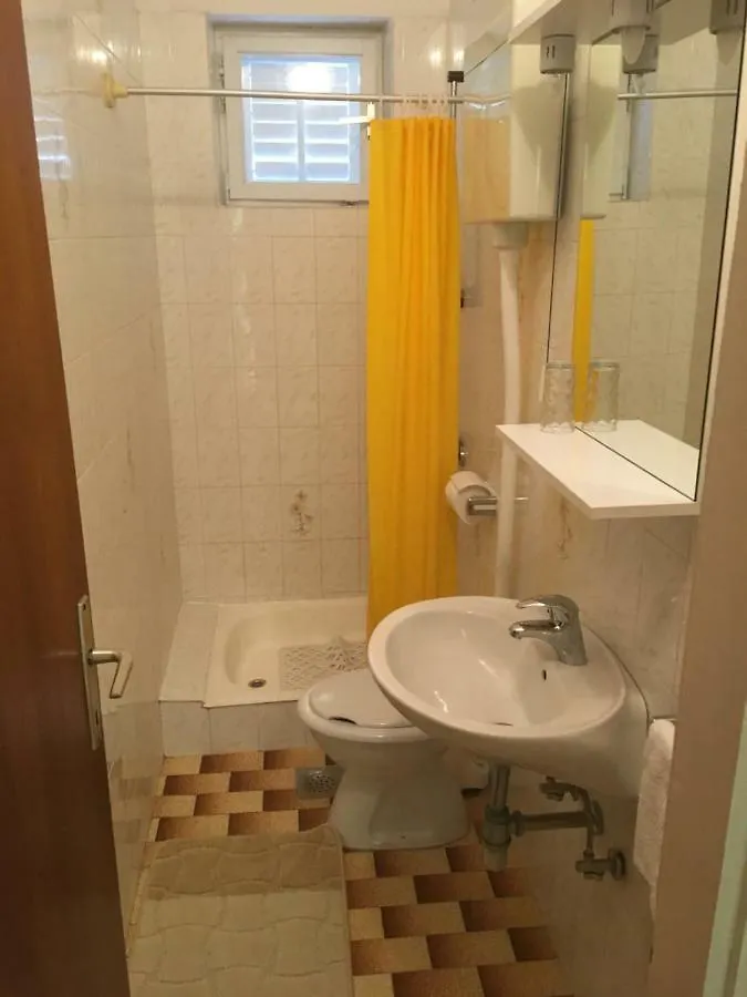 Apartments Ankica Kampor 0*,