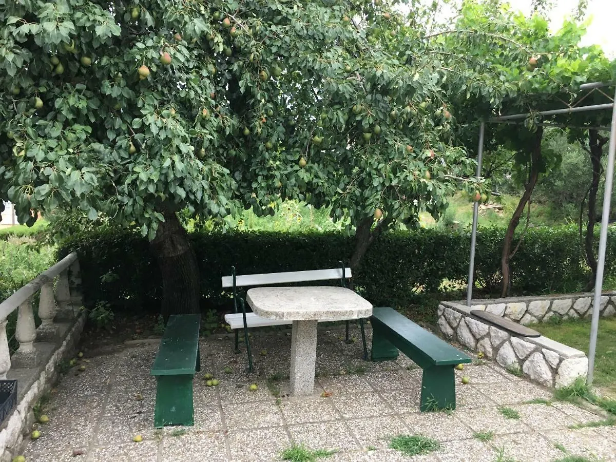 Apartments Ankica Kampor Croatia
